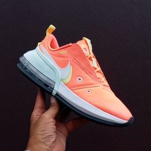 NIKE Women's  AIR MAX UP